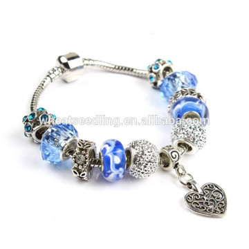 2015 nouveau rétro ladies blue beads bracelet en acrylique de luxe avec pendentifs coeur